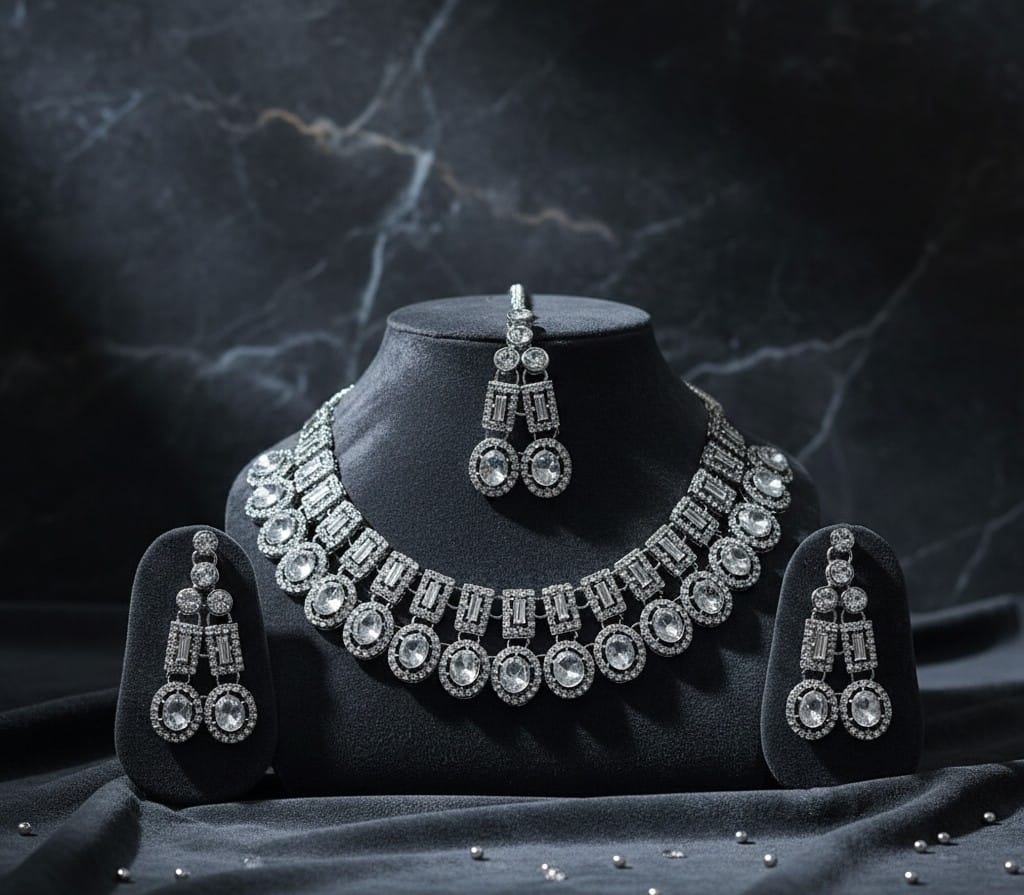 Modern Radiance: Diamond-Look Choker & Earring Set