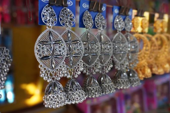Enhance Your Look with Jhumka Hooks
