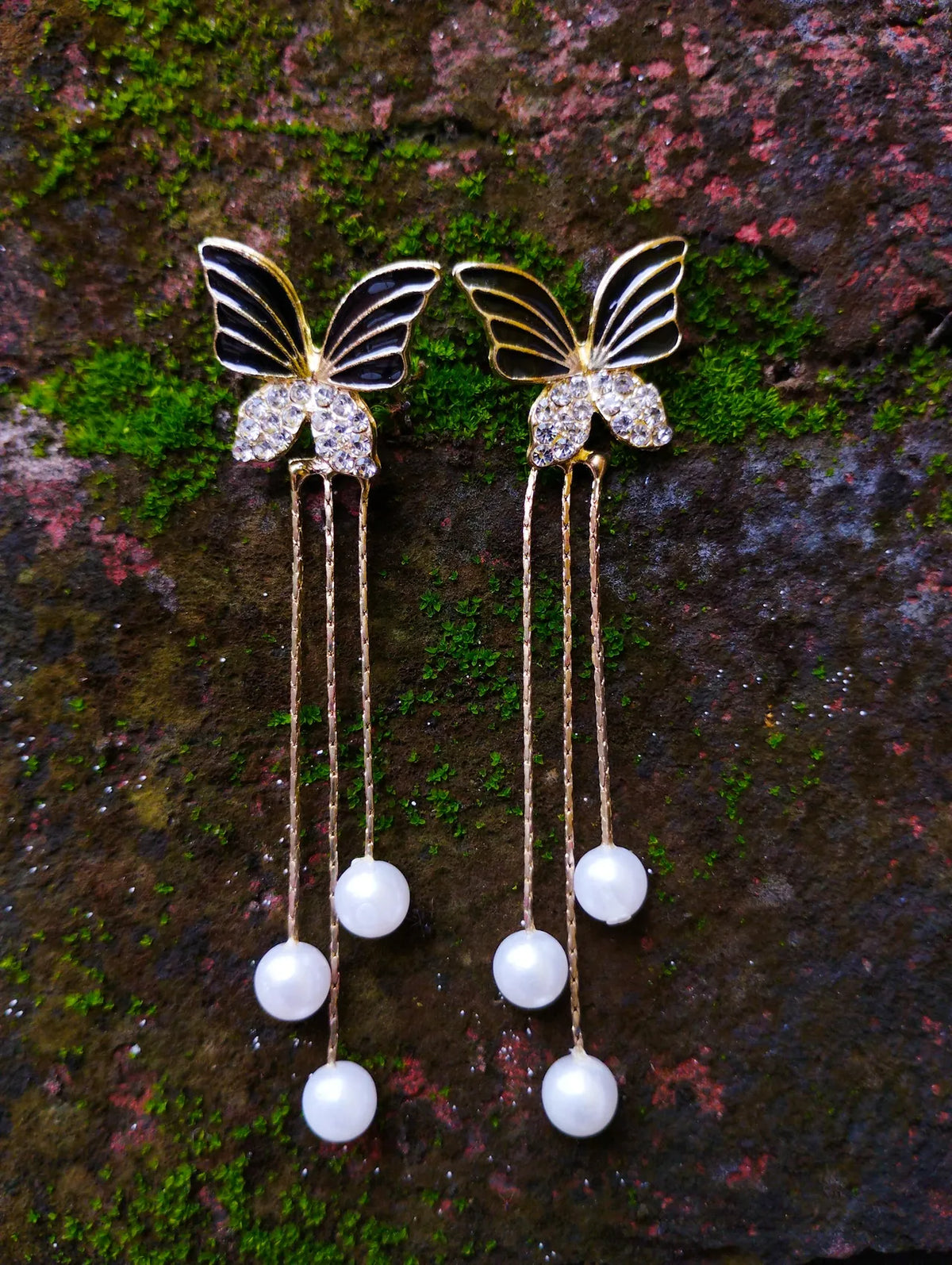 Styling the Elegant Crystal & Faux Pearl Drop Earrings