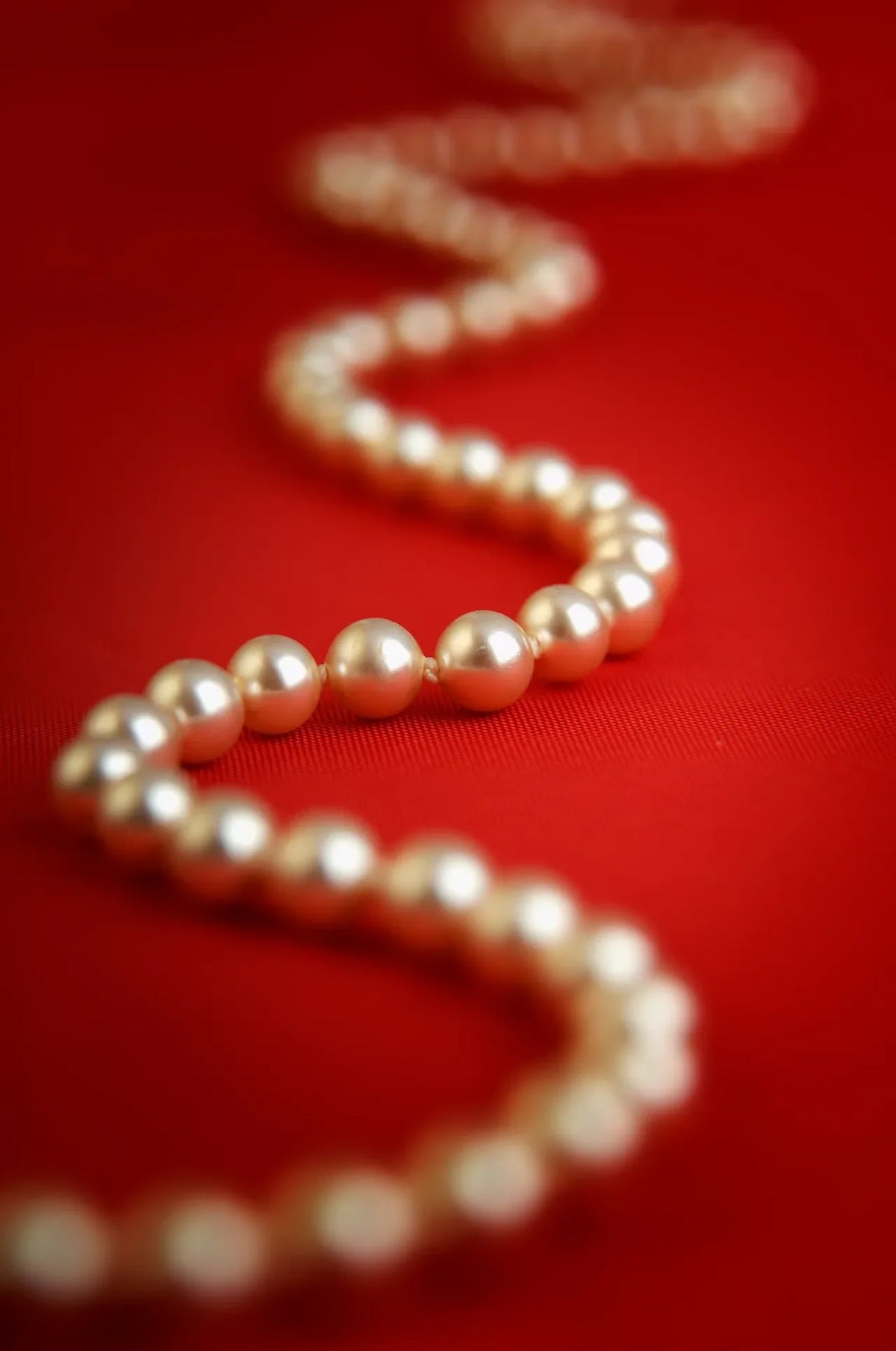 The Allure of Red Pearl Necklaces