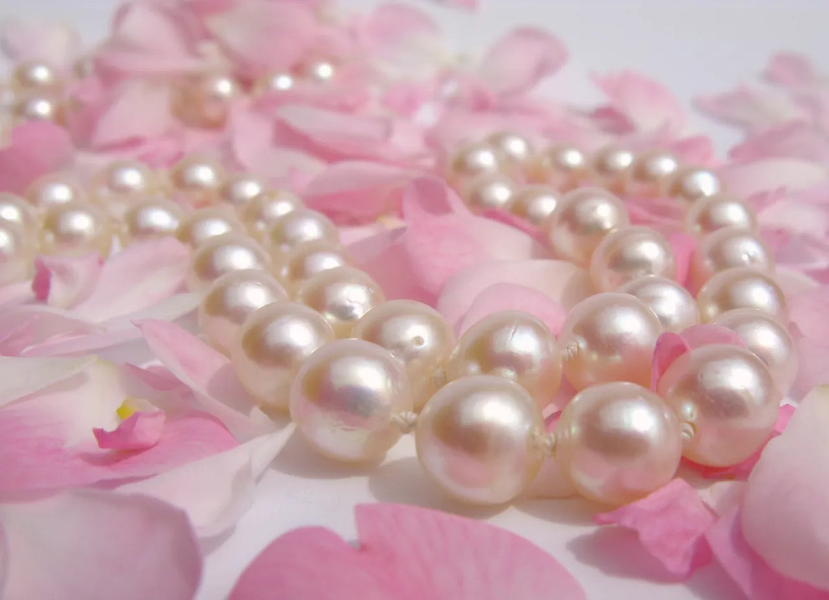 Elegant Pearl Necklace Set