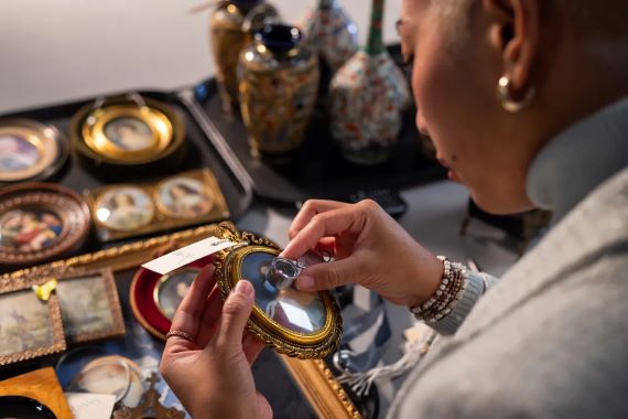 The Art of Choosing Earrings