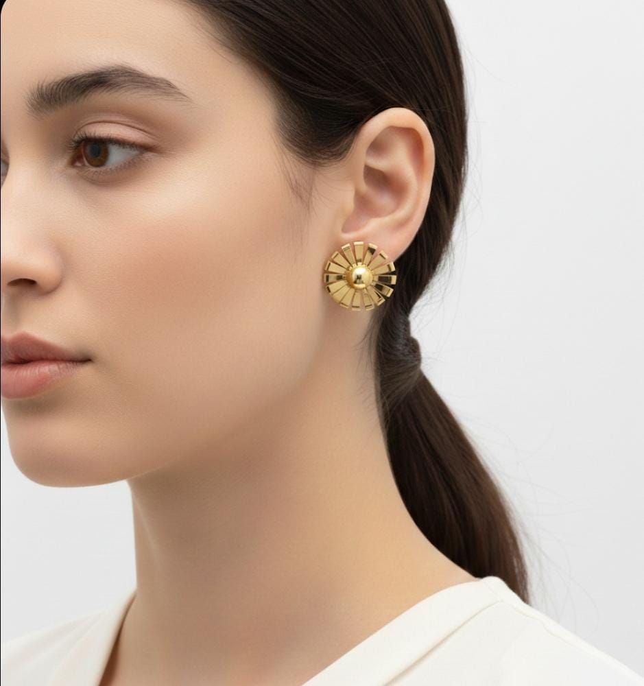 Elegant Gold-Plated Sunburst Stud Earrings – Classic Floral Disc Statement Design