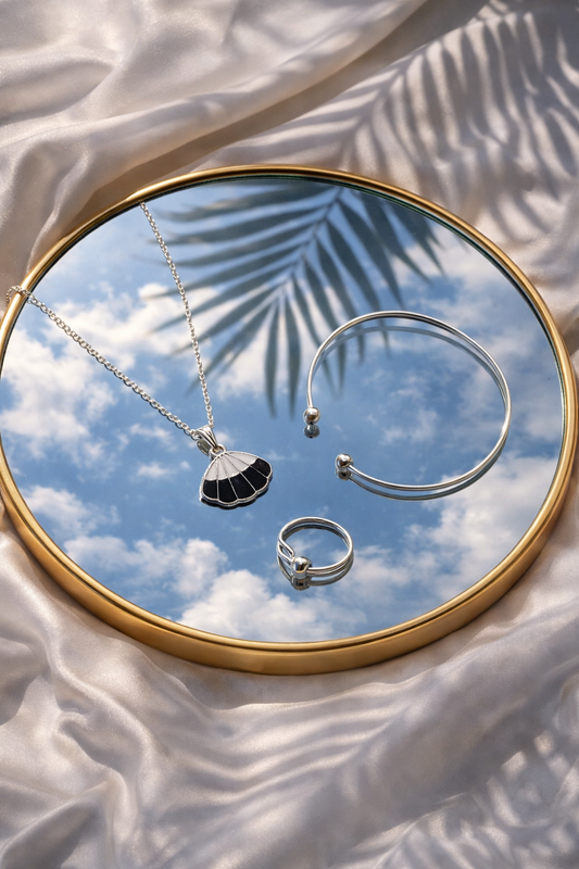 Ocean Bloom Silver Jewelry Set – Seashell Pendant, Open Cuff & Crystal Ring