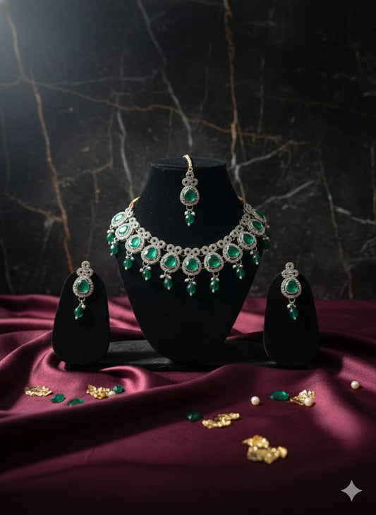 Exquisite Emerald & Silver-Toned Bridal/Party Wear Jewelry Set – Regal Green Elegance